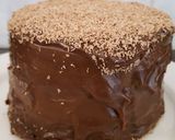 A picture of step 7 of Layered chocolate cake.