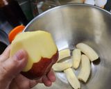 Foto del paso 1 de la receta: Arrolladitos frutales (de banana y manzana)