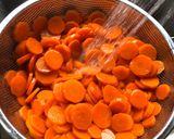 A picture of step 2 of Seared carrots.