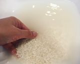 A picture of step 1 of Steamed Sweet Rice / Sticky Rice.