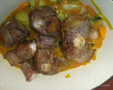 Foto del paso 3 de la receta: Rabo de ternera, guisado con vino tinto 👌👌👌con setas shiitake