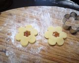 Foto del passaggio 4 della ricetta Frollini con marmellata