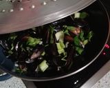 Foto del paso 3 de la receta: Mejillones al vino blanco