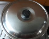 पावट्याच्या शेंगांची भाजी (Pavtachya Shenganchi Bhaji Recipe In Marathi) रेसिपी स्टेप 3 फोटो 