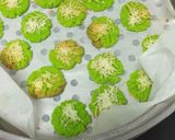 Foto langkah ke 4 dari resep Kuker pandan keju no oven.