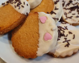 Foto del paso 12 de la receta: Galletas de turrón bañadas en chocolate blanco