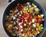 Foto del passaggio 2 della ricetta Cous-cous estivo con verdure, feta e alici marinate con olio agli agrumi