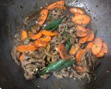 Foto langkah ke 8 dari resep Sapi Lada Hitam.