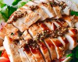 Hình bước làm 2 của món Salad Ức Gà Áp Chảo Sốt Mù Tạt