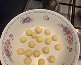 A picture of step 2 of Gulab jambus.