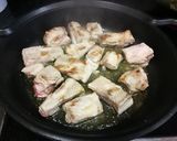 Foto del paso 2 de la receta Alubia pinta con costillar de cerdo y alcachofas