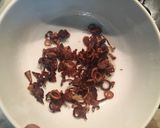 Hình bước làm 5 của món Món Ngon Đốt Thời Gian - Bánh Bột Lọc Ngọt Nhân Đậu Xanh