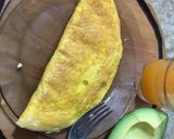 Foto del paso 2 de la receta: Omelette de palta y queso