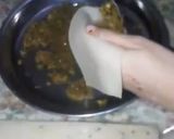 A picture of step 3 of Qeema Samose.