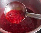 A picture of step 2 of Strawberry Halwa.