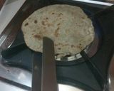 A picture of step 4 of Stuffed taroi.....baajre ki roti.