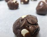 A picture of step 4 of Sourdough Chocochip Cookies.