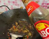 Gambar langkah 2 resipi Telur Masak Kicap.