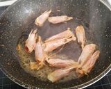 Foto del paso 2 de la receta: Patatas con sepia y gambas