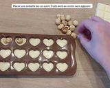 Une image de l'étape 3 de Chocolats fourrés chocolat blanc cœur noisette Pralines en Bel.