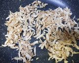 รูปขั้นตอนการทำที่ 2 ของ สันในไก่คั่วกระเทียม