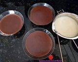 Foto del paso 3 de la receta: Natillas caseras de chocolate blanco y negro