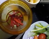 Foto langkah ke 5 dari resep Mie Telur/Mie Kuning Goreng Pedas Non MSG (Aman Untuk Ibu Hamil).
