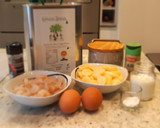 Foto del paso 1 de la receta: Tortilla de gambas al ajillo y patatas