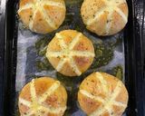 Foto langkah ke 9 dari resep Garlic Cheese Bread.