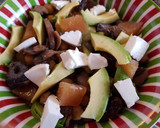 Foto del paso 7 de la receta: Ensalada de garbanzos y setas con salsa de nueces, mostaza y miel