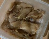 Foto langkah ke 1 dari resep Chicken Katsu Saus Black Pepper.