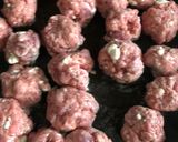 Une image de l'étape 2 de Boulettes d’agneau à la feta (ottolenghi).