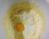Foto langkah ke 2 dari resep 231. Butter Cheese Cookies.