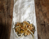 Foto del paso 2 de la receta: Rollitos de salmón y anguriñas sobre parmentier