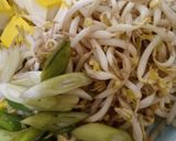 Foto langkah ke 1 dari resep Tumis Tauge Tahu.