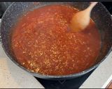 Foto del paso 5 de la receta: Manitas de cerdo en salsa con garbanzos