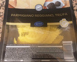 Foto del paso 1 de la receta: Pasta fresca parmigiano reggiano, trufa a la carbonara 😋