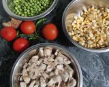 विंटर स्पेशल मशरुमकॉर्न सब्जी (Winter special mushroom corn sabzi recipe in Hindi) रेसिपी चरण 1 फोटो