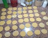 Foto del paso 5 de la receta: CAPELETIS RELLENOS DE RICOTA, QUESO Y NUEZ 🤭🥰💫🥰🤭💫