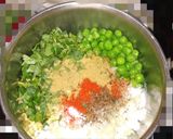 A picture of step 2 of Green peas Bharbhara.