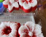 Foto langkah ke 5 dari resep Putu Ayu Pandan / Merah Putih.