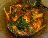Foto langkah ke 6 dari resep Ayam rica-rica kemangi pedas manis.