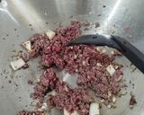 Foto langkah ke 3 dari resep Tumis Kentang Daging Cincang.