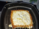Cheese Egg Roast (Roti Panggang Telur Keju)