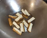 A picture of step 2 of Sauteed Lettuce.