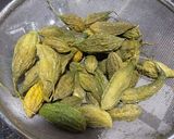 आलू भरवा करेला (Aloo bharva karela recipe in Hindi) रेसिपी चरण 1 फोटो