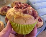 Foto langkah ke 4 dari resep Strawberry Muffins.