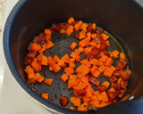 Foto del paso 2 de la receta: Sopa de pasta con zanahoria y chorizo
