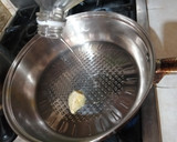 Foto del paso 1 de la receta: Arroz rojo con papas