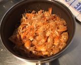 Une image de l'étape 1 de Bouillon de crevettes sauvages aux herbes aromatiques du jardin.
